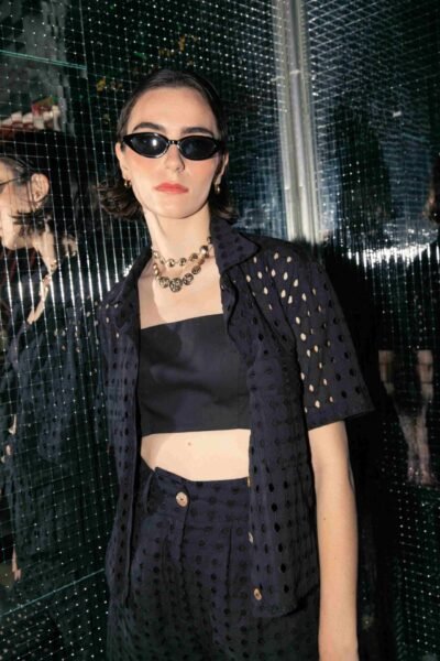 Alternative view of Top Faixa com Alça Preto