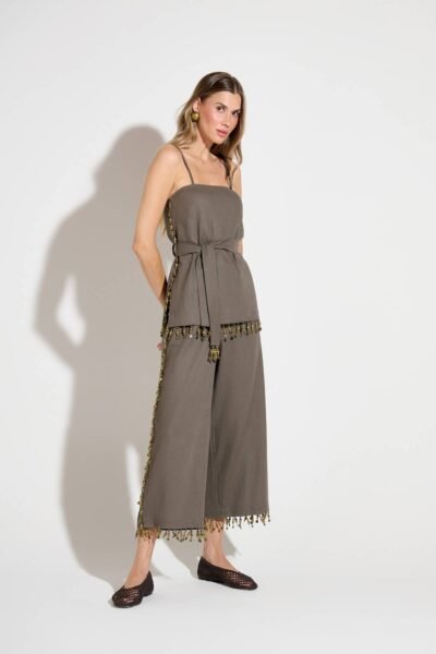 Calça Pantacourt Esmeralda Medalhas Cinza