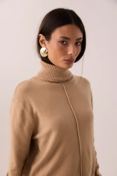 Blusa Gola Alta Tricot Camelo