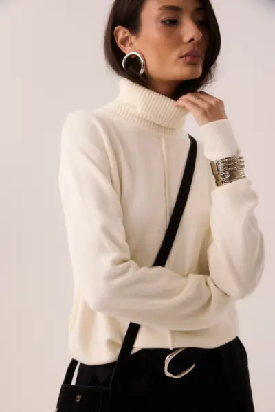 Alternative view of Blusa Gola Alta Tricot Off White